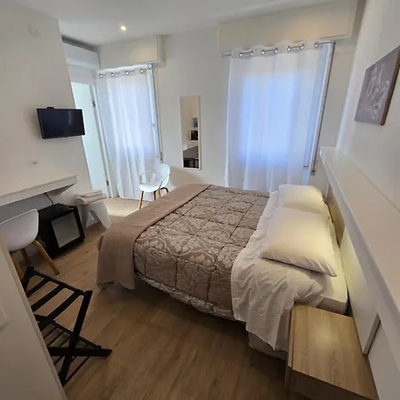 Guest house Athena 3*